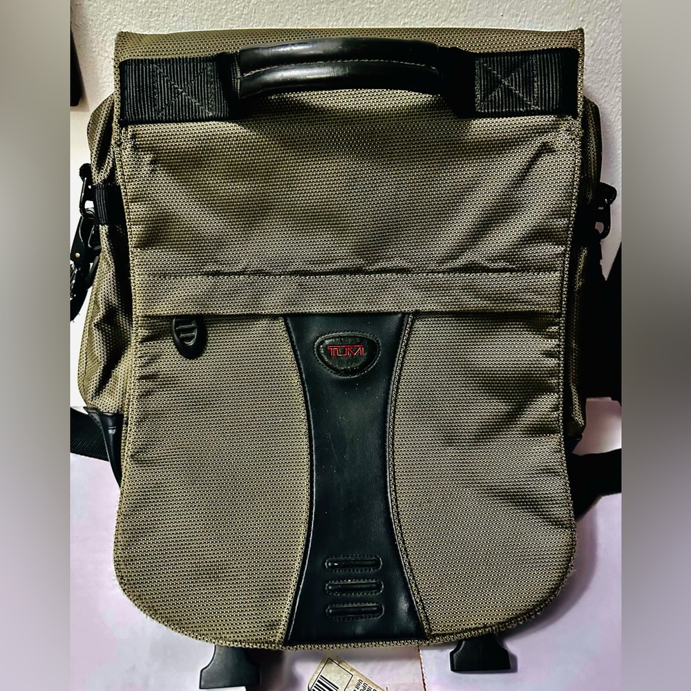 Tumi medium messenger Bag